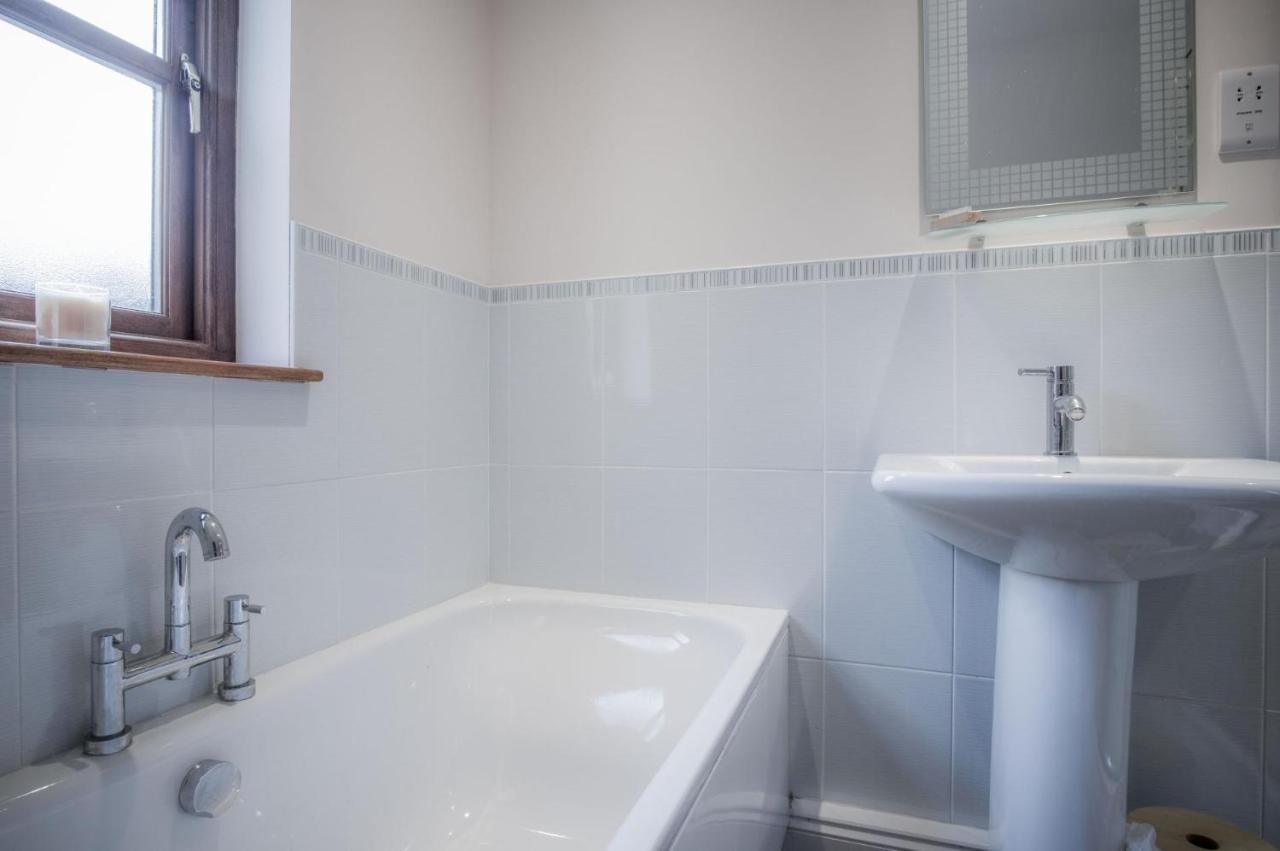 Llais Afon - 3 Bedroom Holiday Home - Fishguard Eksteriør bilde