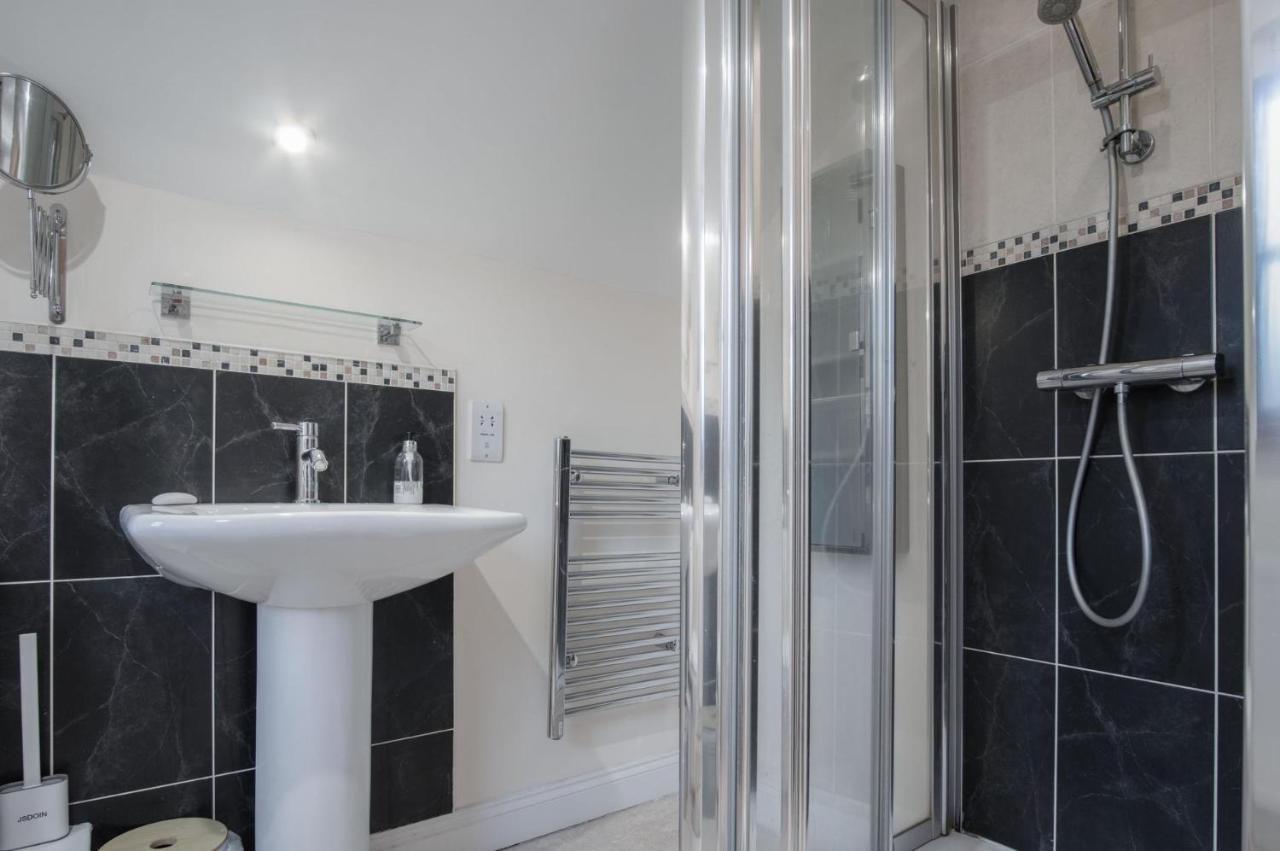 Llais Afon - 3 Bedroom Holiday Home - Fishguard Eksteriør bilde